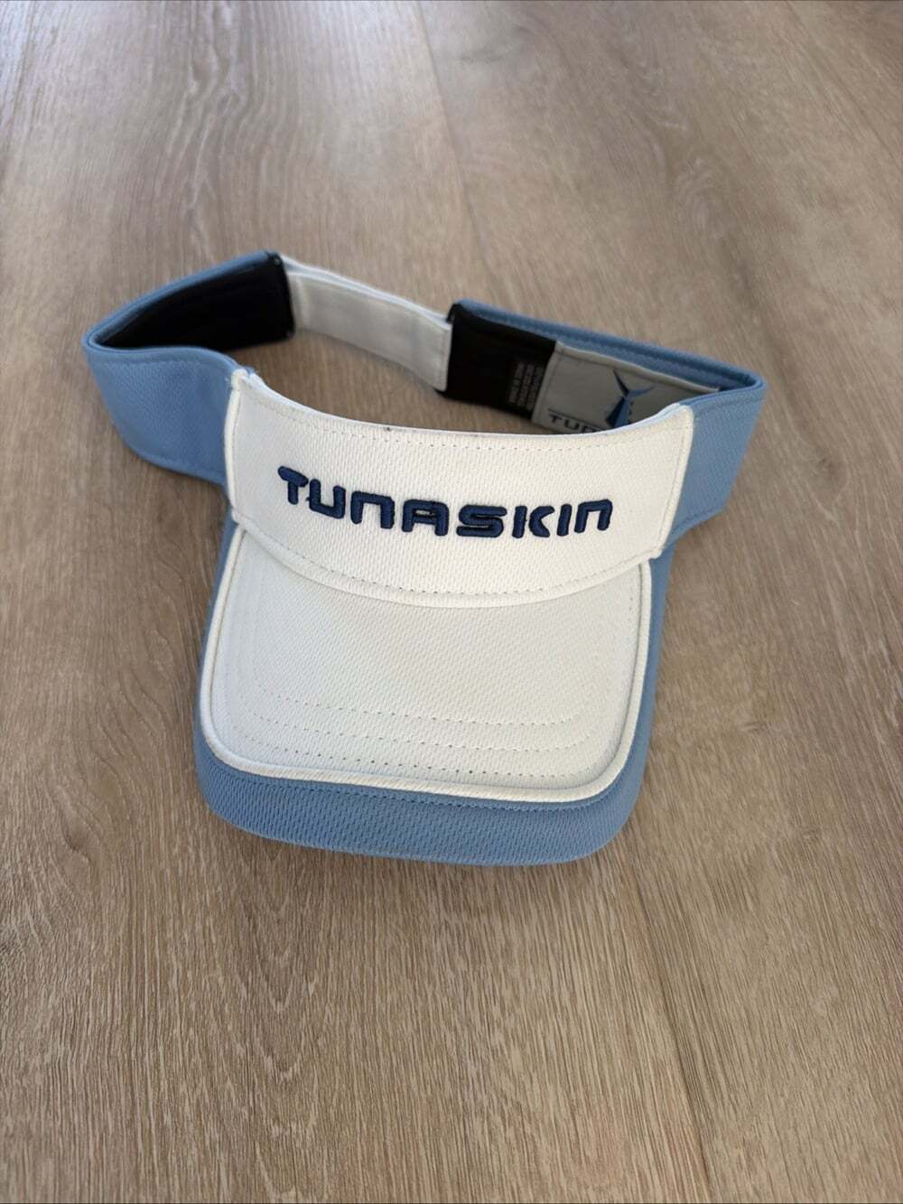 Tunaskin Women’s O/S White/Blue Lightweight Visor Adjustable Fishing Boating